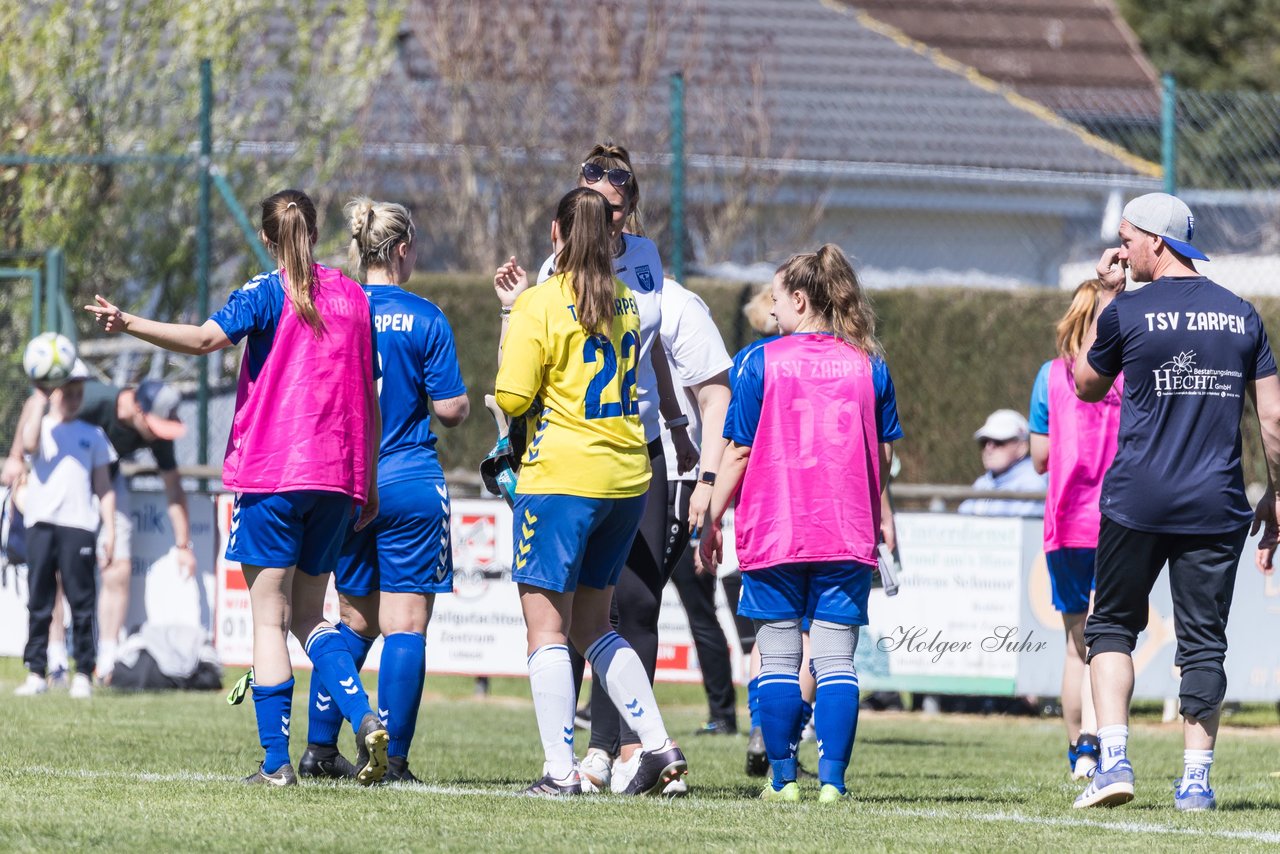 Bild 407 - F TSV Zarpen - Holstein Kiel II : Ergebnis: 2:6